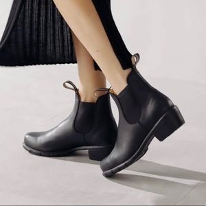 Blundstone heeled boots size 8